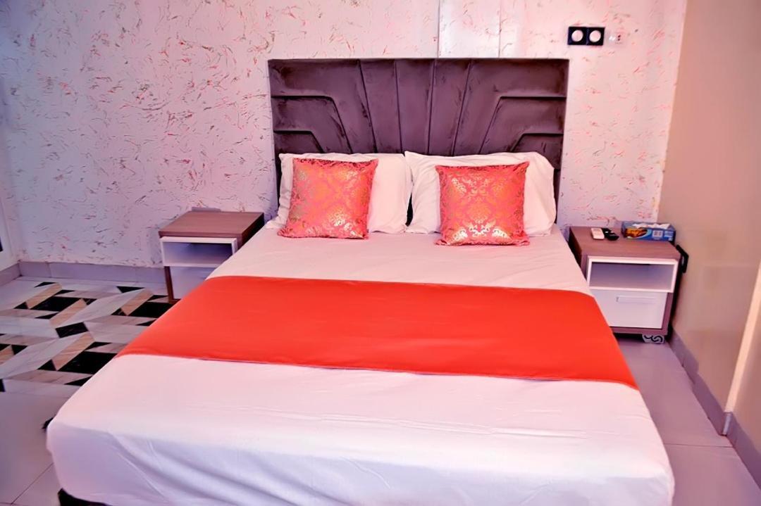 Complexe Hotelier And Ouagadougou Esterno foto